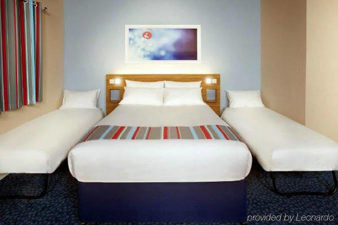 Travelodge Edinburgh Central Waterloo Place エクステリア 写真
