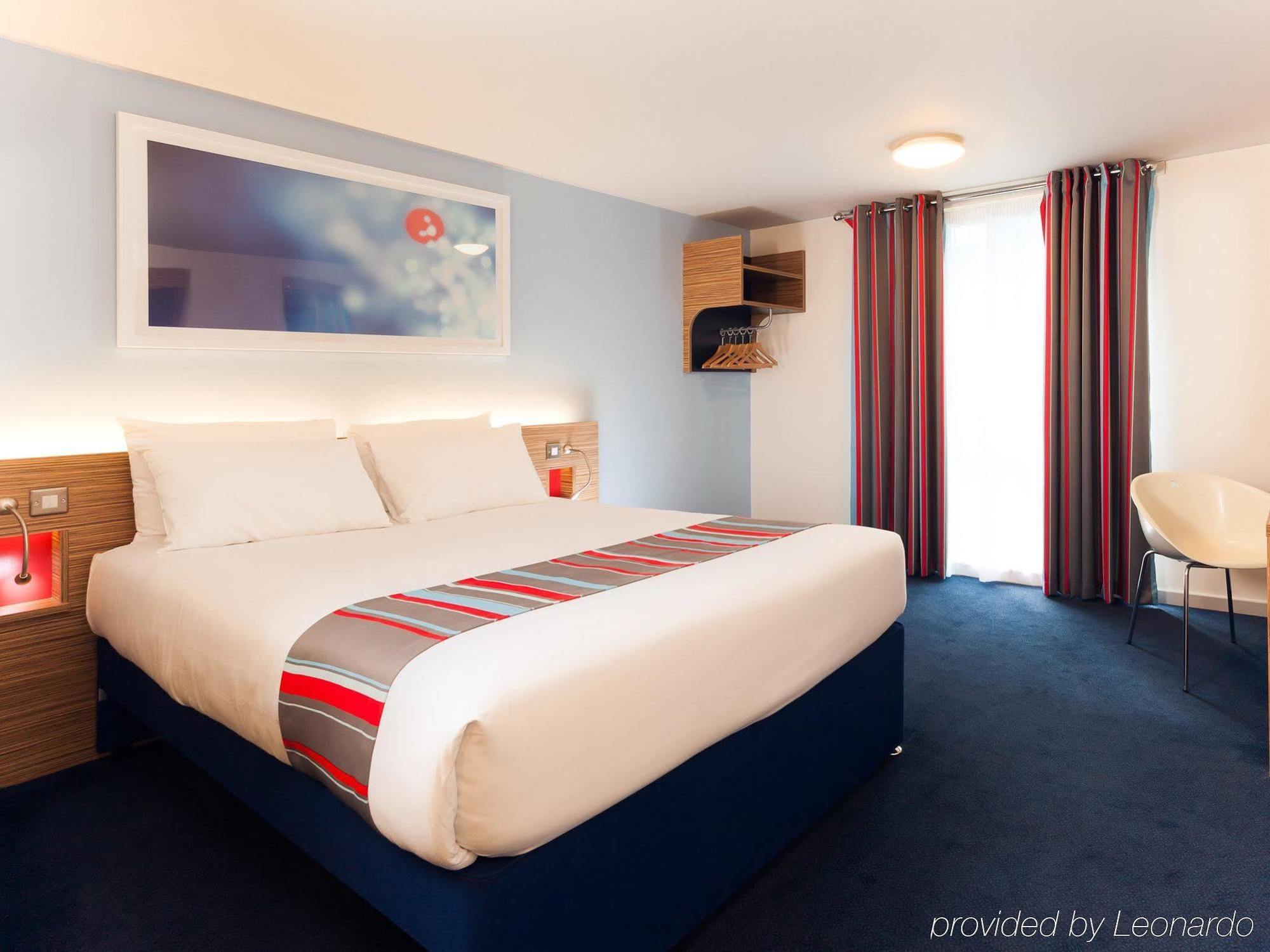Travelodge Edinburgh Central Waterloo Place エクステリア 写真