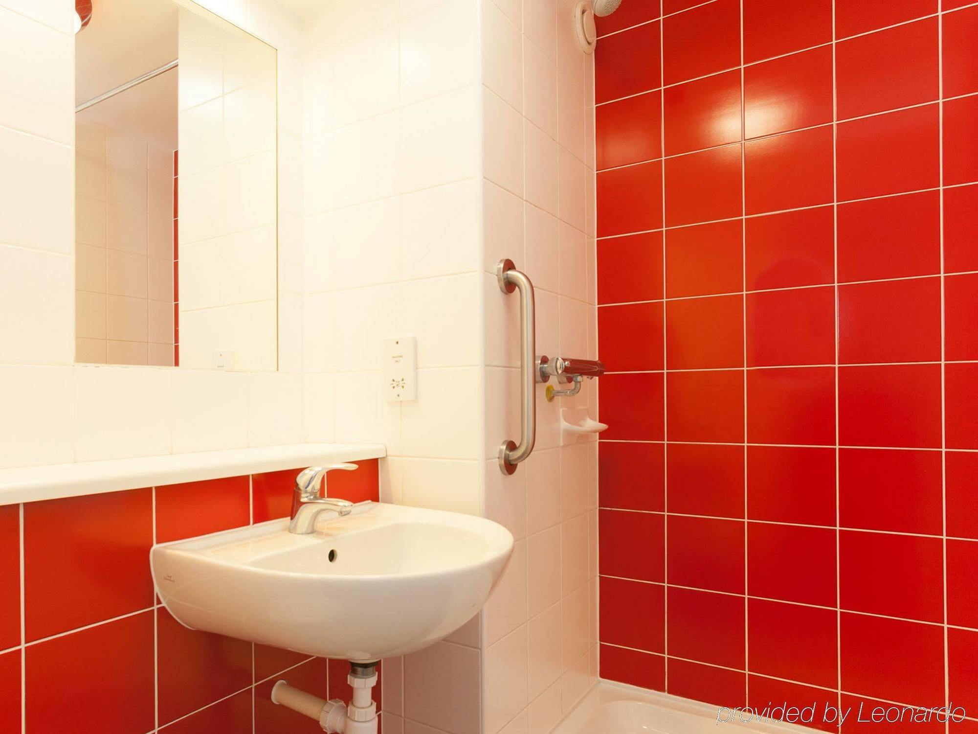 Travelodge Edinburgh Central Waterloo Place エクステリア 写真