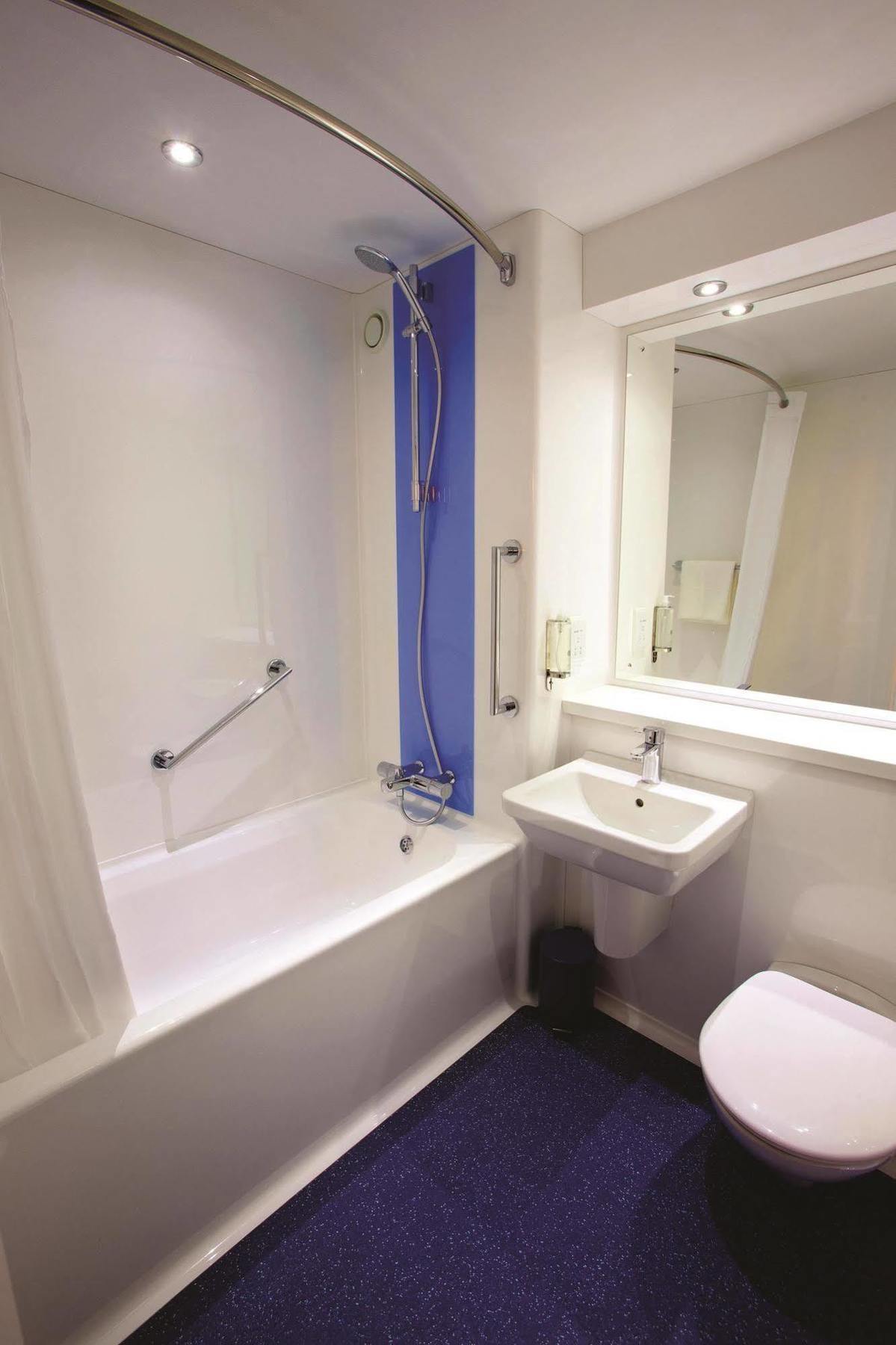 Travelodge Edinburgh Central Waterloo Place エクステリア 写真